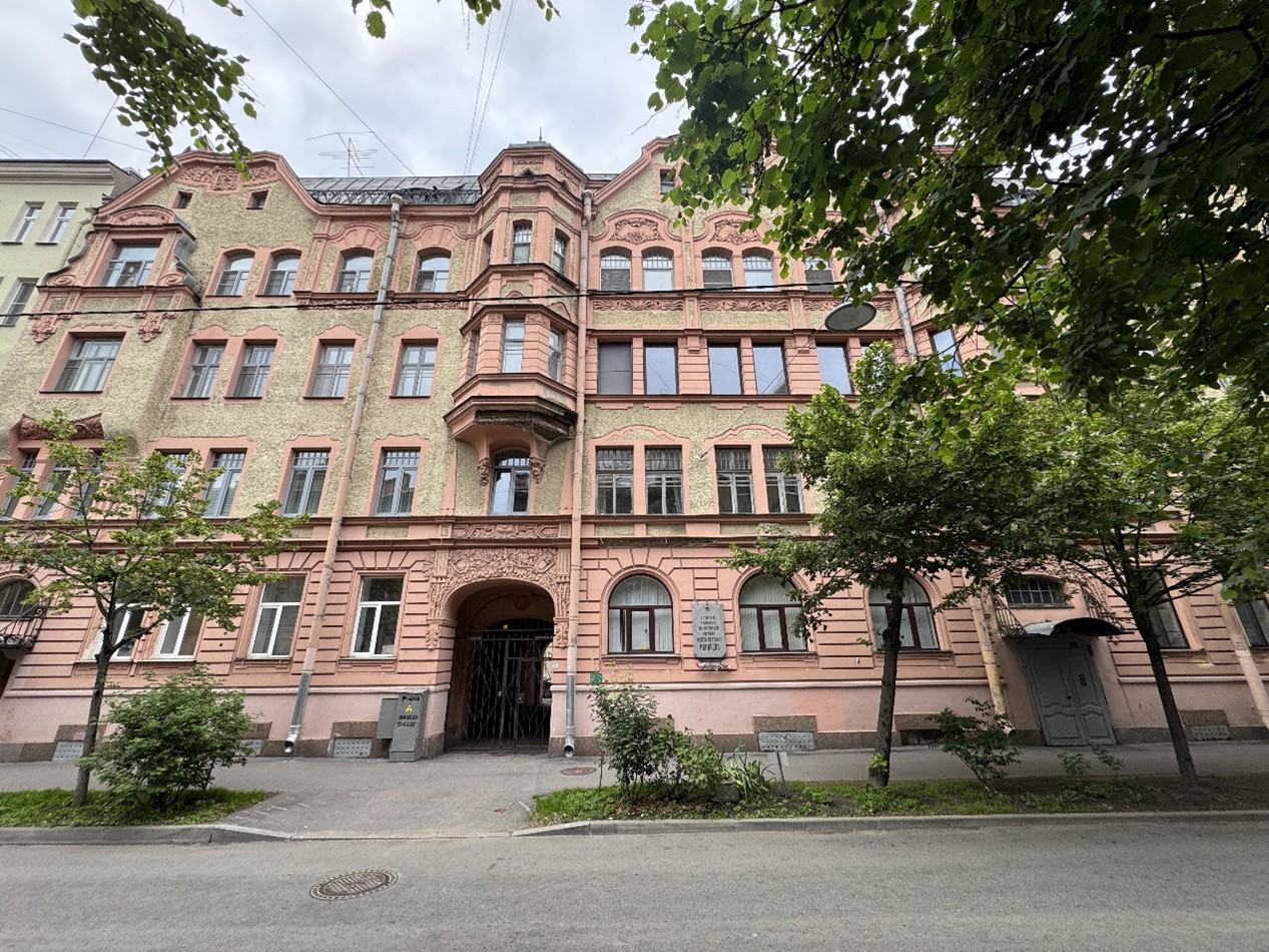 echo get_post_meta( get_post_thumbnail_id(), '_wp_attachment_image_alt', true );